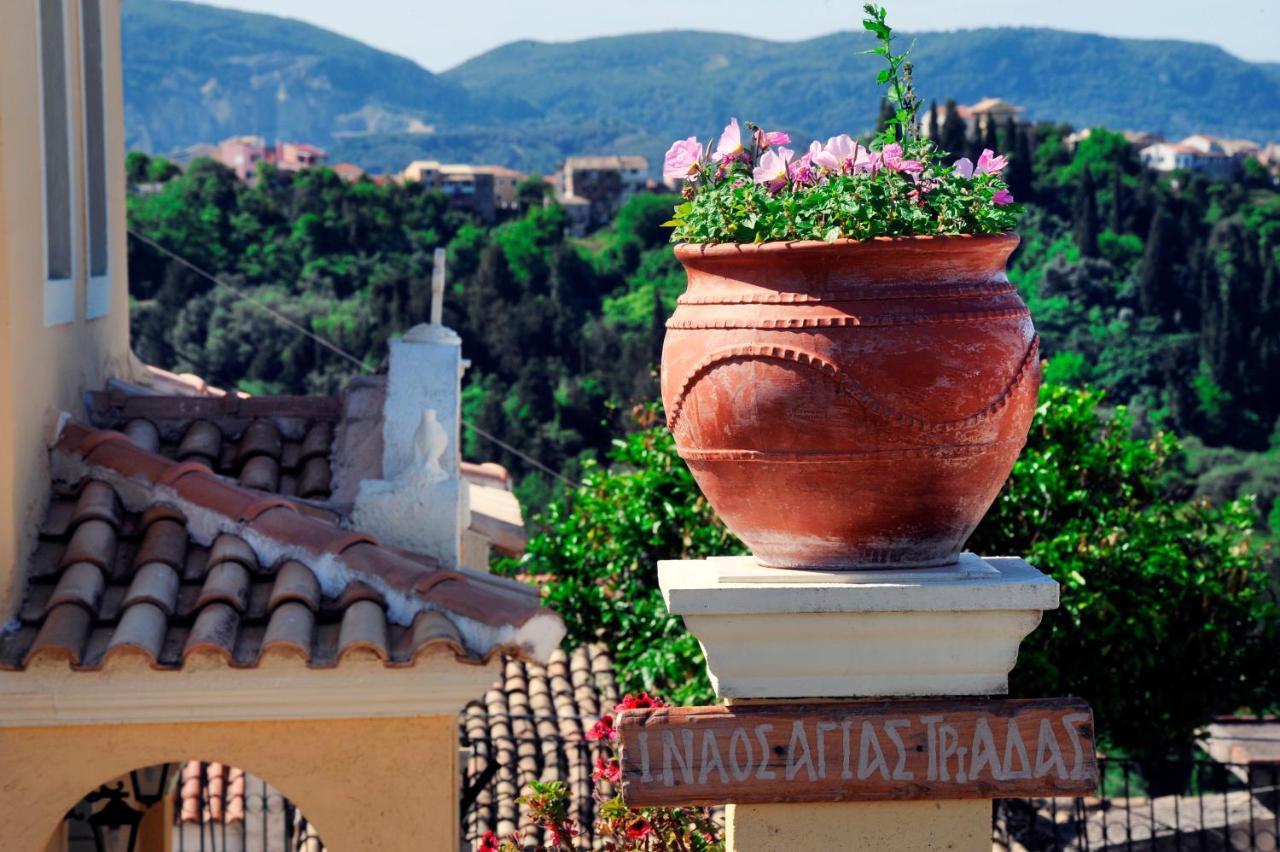 Traditional On The Hillside Of Antiperni Vakantiehuis
