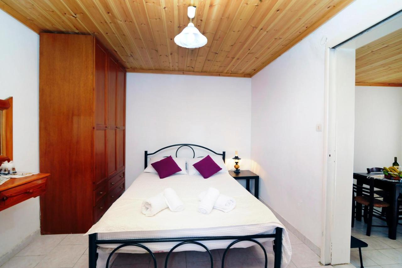 Traditional On The Hillside Of Antiperni Holiday home Antipernoi