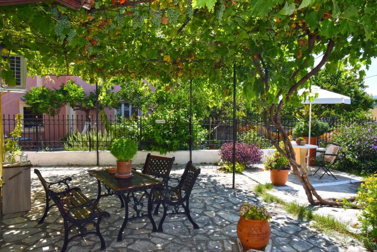 Holiday home Traditional On The Hillside Of Antiperni *