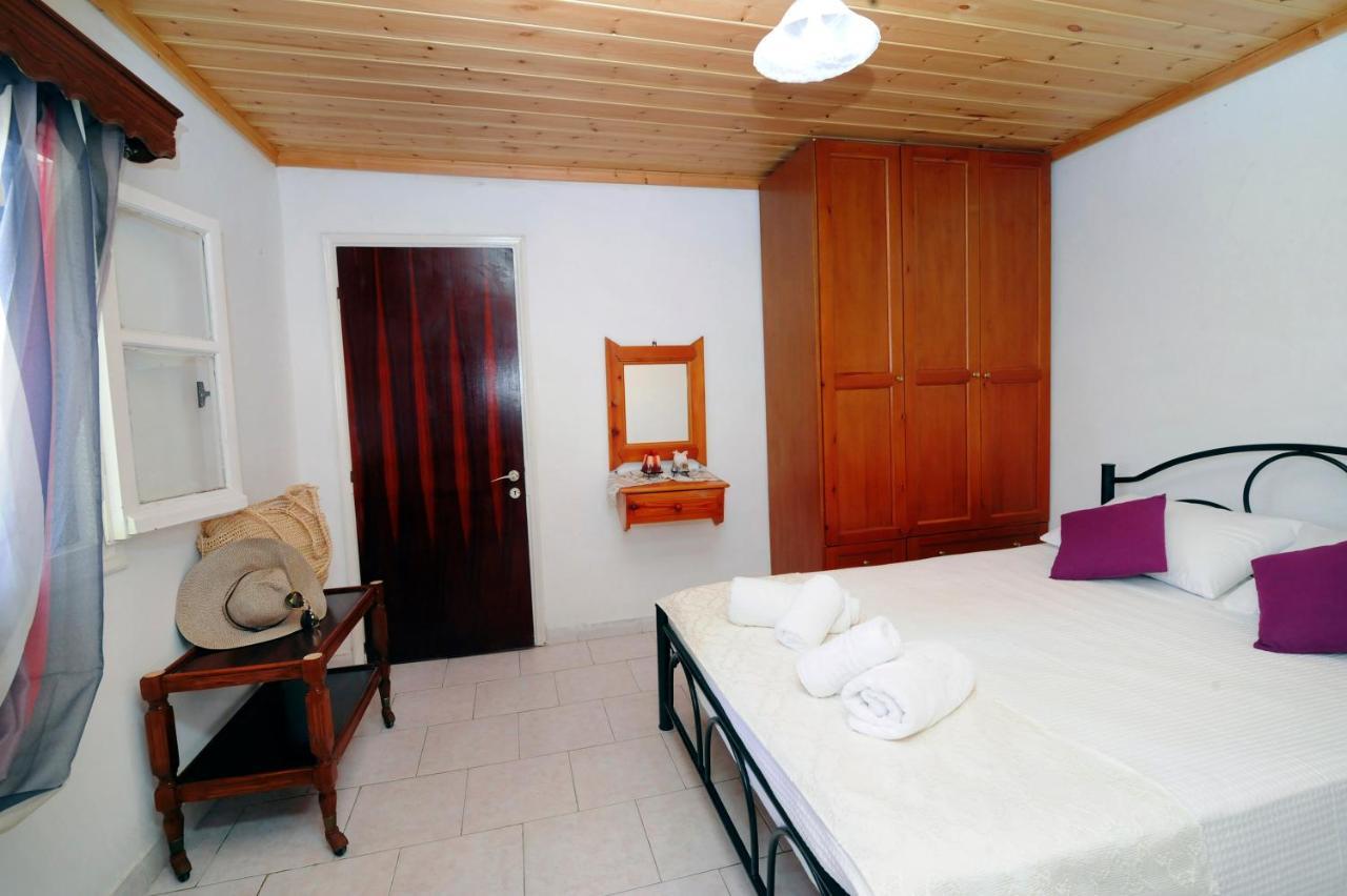 Traditional On The Hillside Of Antiperni Holiday home