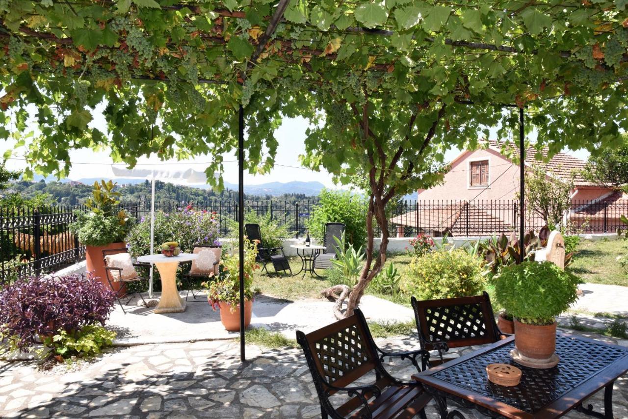 Vakantiehuis Traditional On The Hillside Of Antiperni *