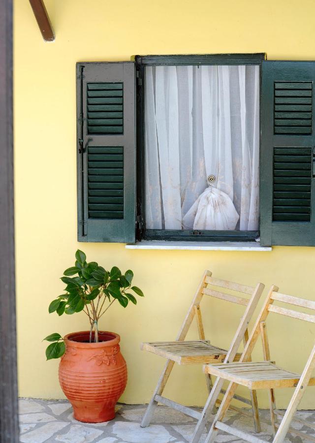 Traditional On The Hillside Of Antiperni Vakantiehuis
