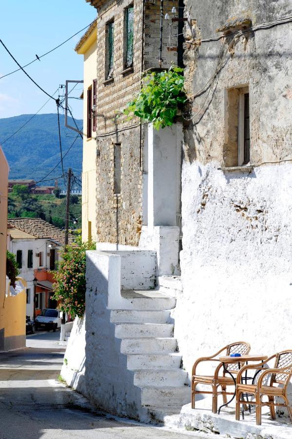 Vakantiehuis Traditional On The Hillside Of Antiperni *